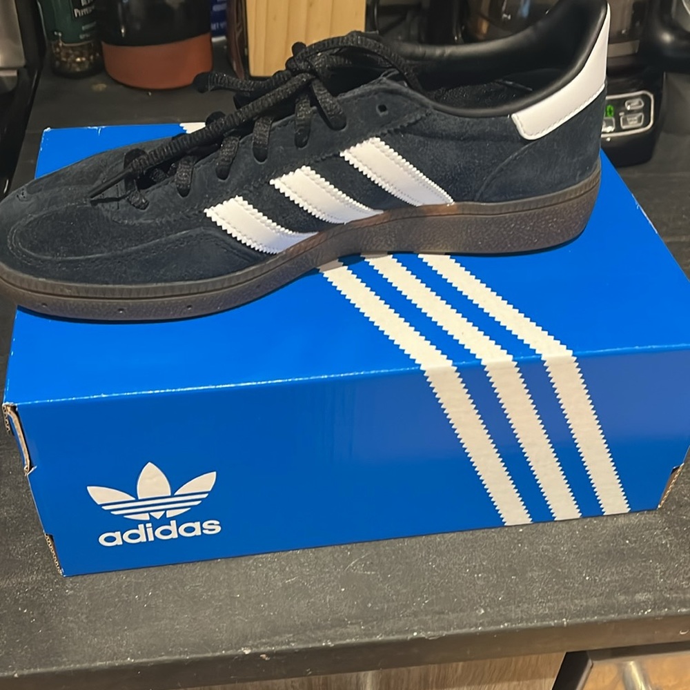 NWT ADIDAS HANDBALL SPEZIAL UK 6.5